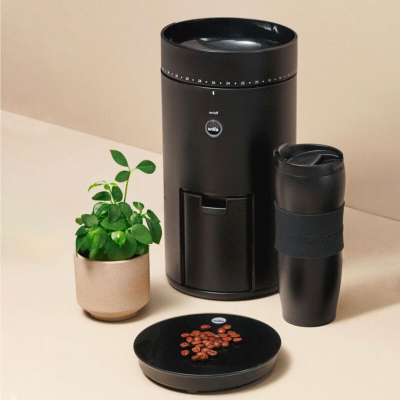 Wilfa Coffee Grinder +  Weegschaal Uniform Black